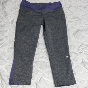 Gray Mid rise Capri leggings